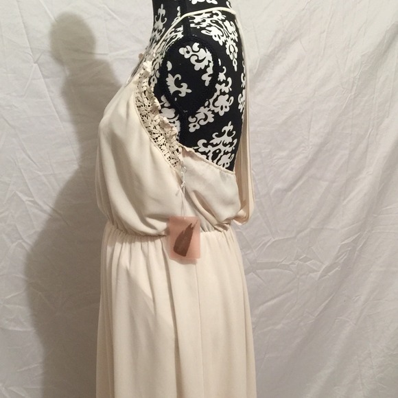 Dress - Picture 4 of 4