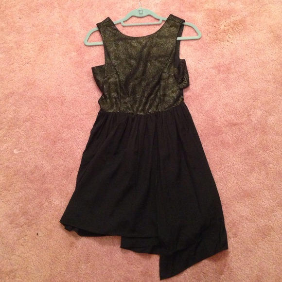 Amazing quality dress. - Picture 1 of 3