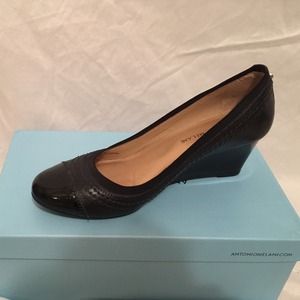 Antonio Melani black wedges