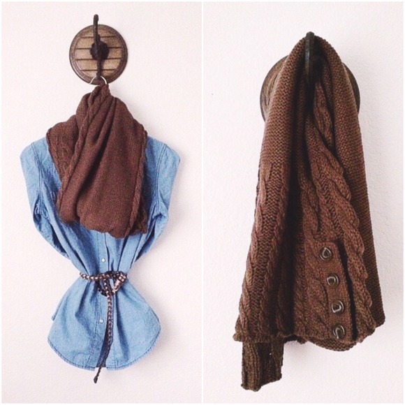 ❌SOLD❌NWOT Choco's Scarf - Picture 1 of 4