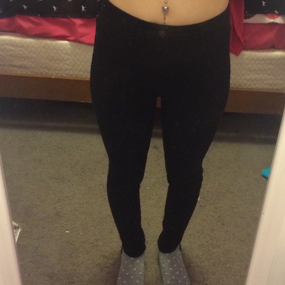ON HOLD Natural waist black super skinny jeans❤️