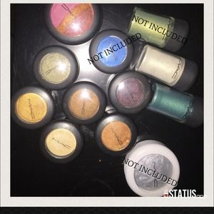 MAC BUNDLE Of 2 BLUSHES & 7 EYESHADOWS & 2 PIGMENT