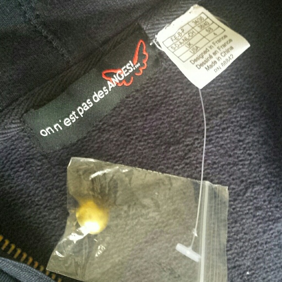 INCREDIBLE detailed band sweatshirt -never worn! - Picture 4 of 6