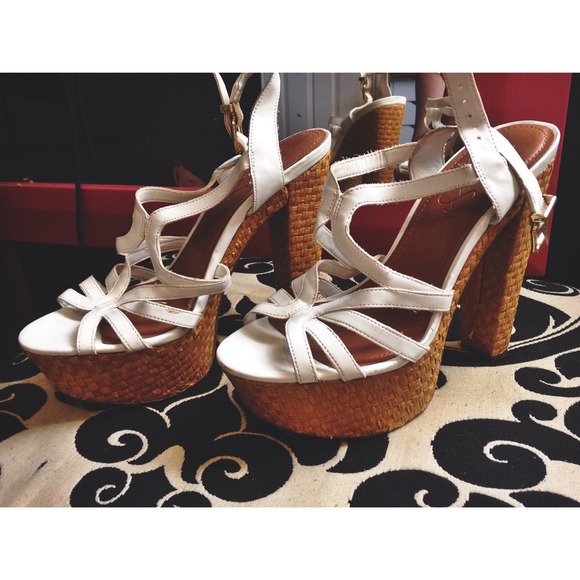 Used Jessica Simpson heels