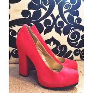 ✨ Host Pick 12/24/14 Red chunky heels ✨
