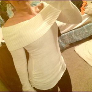 BUNDLE 🎉 Ivory sweater and lace top