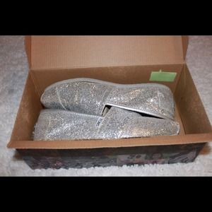 TOMS Authentic Classic Silver Glitter Size: 10