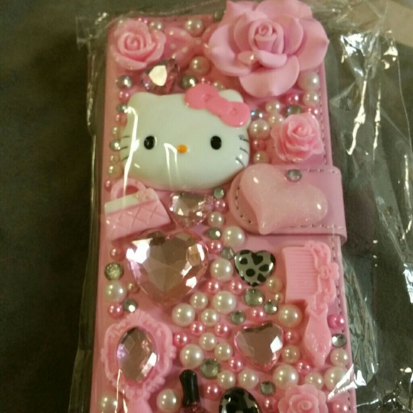 Iphone 6 plus hello kitty wallet case.