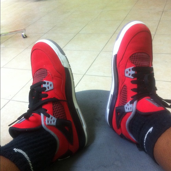 Jordan 4s