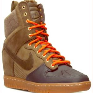 👀 Looking for Nike Dunk Sky High Wedges 👀