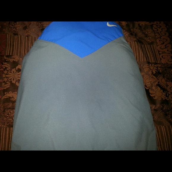 Nike Winter Sold!!! Boys Small (8) - Picture 3 of 4