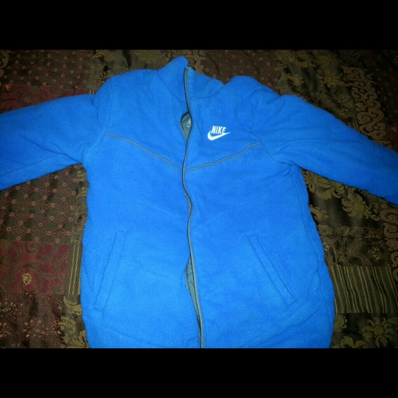 Nike Winter Sold!!! Boys Small (8) - Picture 4 of 4