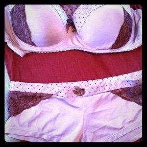 Cute Strapless Bra With Booty Shorts Underwear!