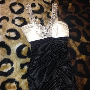 Black/White Prom/Formal Dress