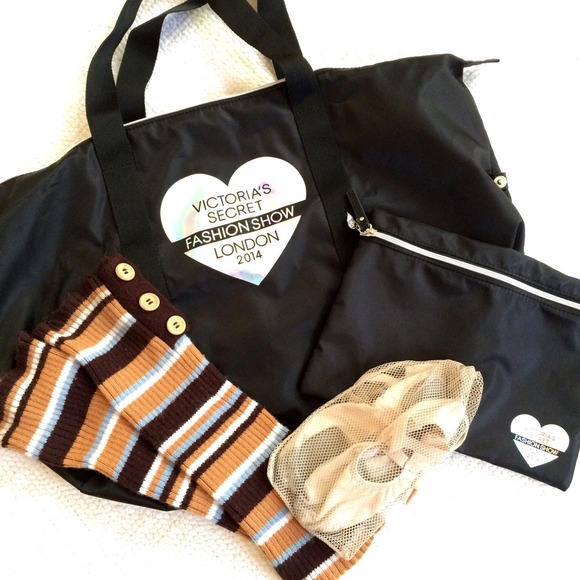 Victoria's Secret Handbags - NWT Victoria's Secret Fashion Show Bag & Pouch