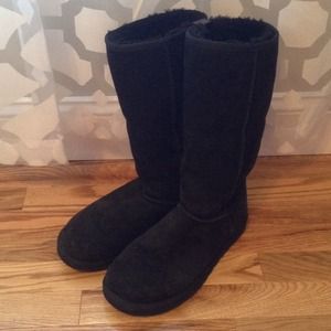 Black tall ugg boots