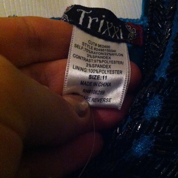 Black and blue Dress. - Picture 3 of 3