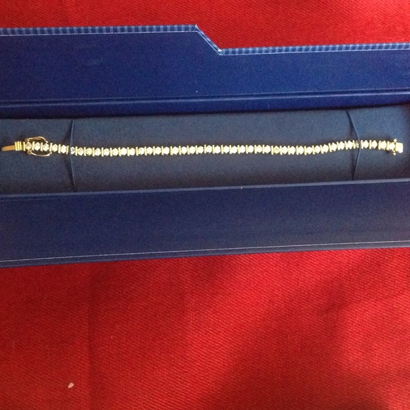 Tennis bracelet