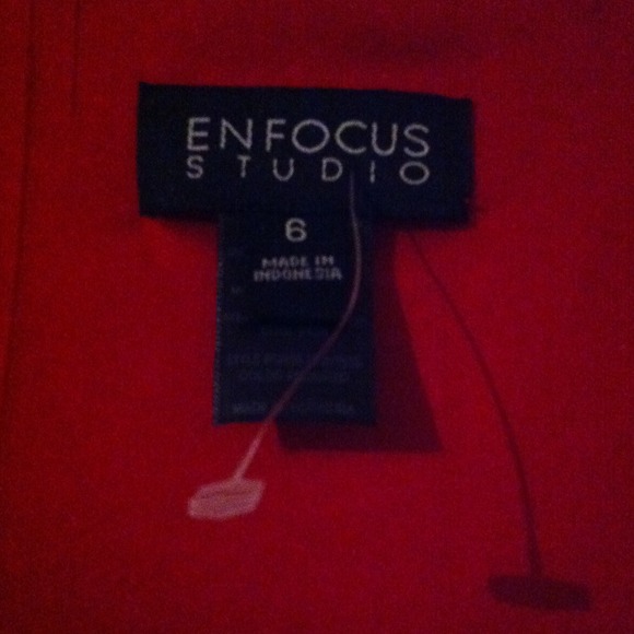 Black and red dress - Picture 3 of 3