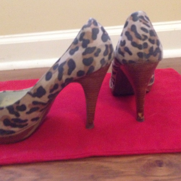 Leopard Print Peep Toe Heel - Picture 2 of 4