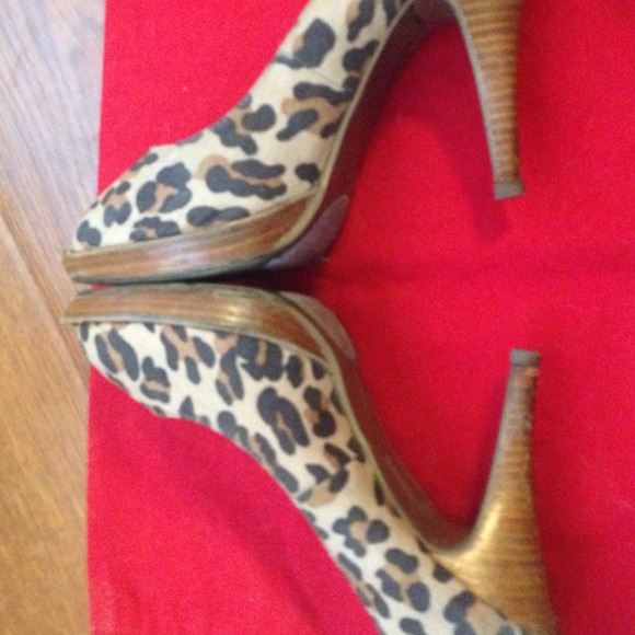 Leopard Print Peep Toe Heel - Picture 4 of 4