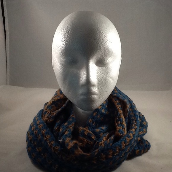 Infinity scarf - Picture 2 of 2