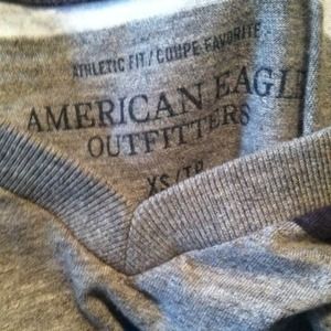 A boy American Eagle shirt - Size XS/TP