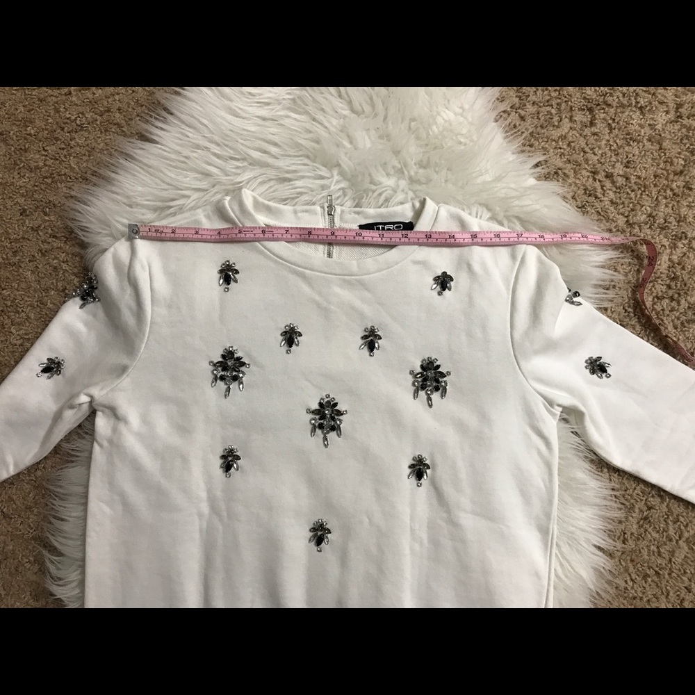 Host Pick👠ITRO Sweater - Picture 5 of 8