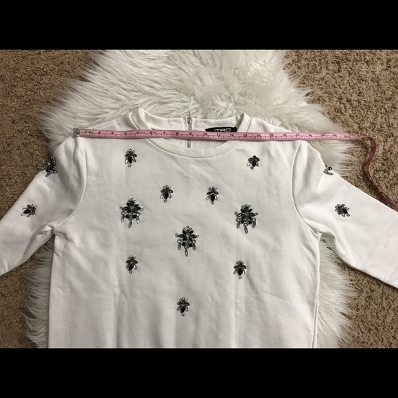 Host Pick๐ ITRO Sweater - Picture 5 of 8