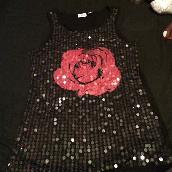 Sequenced tank with rose in it - Picture 1 of 2