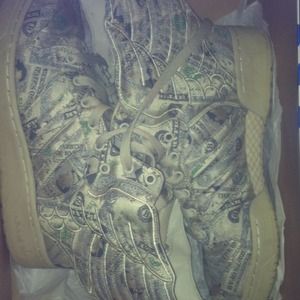 Jeremy Scott wings, 2.0 money
