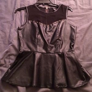 Black leather peplum top💣
