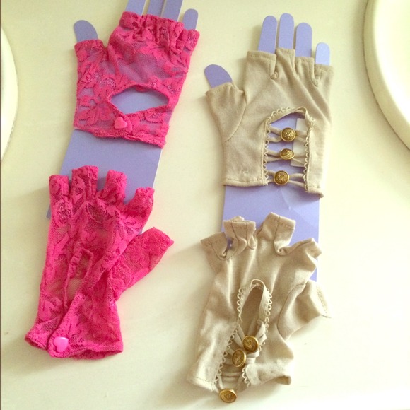 Claire's Accessories - Fashion Gloves