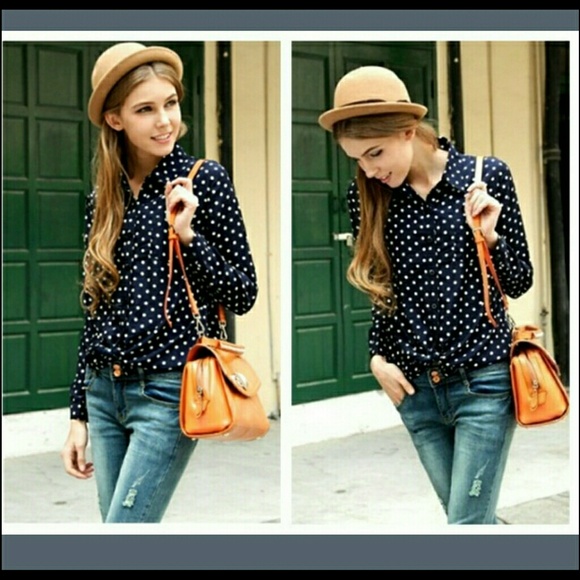 Tops - New Year Sale!! Gorgeous navy blue chiffon blouse