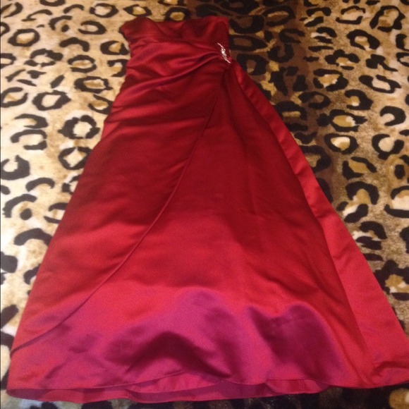 Candy apple red silk dress - Picture 2 of 3
