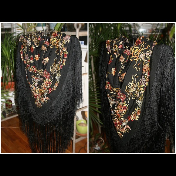 Vintage embroidered fringe shawl