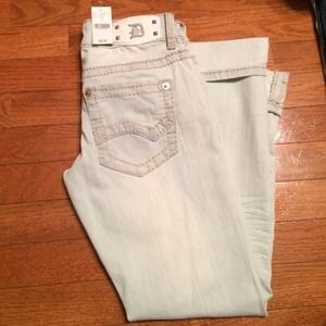 Rue 21 capris. Brand new.