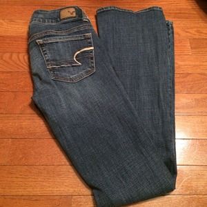 AE size 0. Like new. Artist jeans.