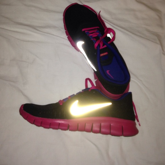 BRAND NEW NIKE FREE RUN 3