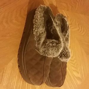 Sketches fur lined clogs