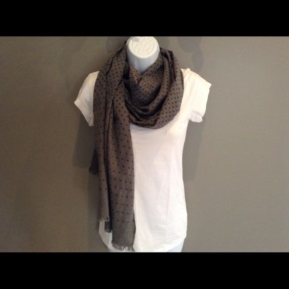 Banana Republic gray and black polka dot scarf