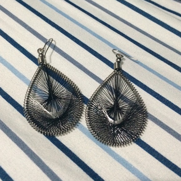 Black and Silver Netted Earrings - Picture 1 of 2