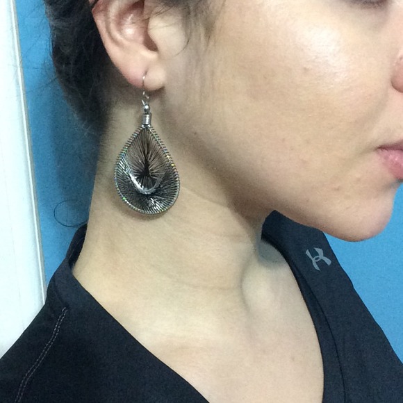 Black and Silver Netted Earrings - Picture 2 of 2