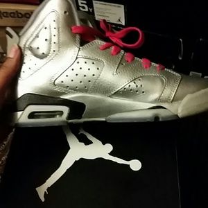 Jordan 6 valentine