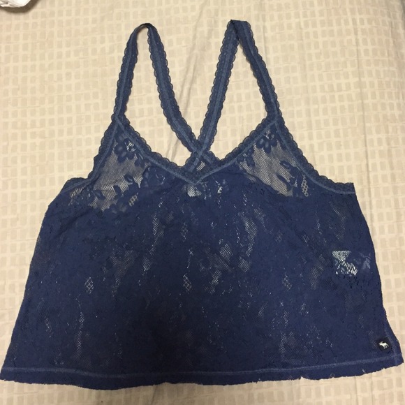 Blue laced loose fitting crop top