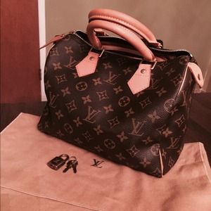 💯% authentic LV Speedy 25
