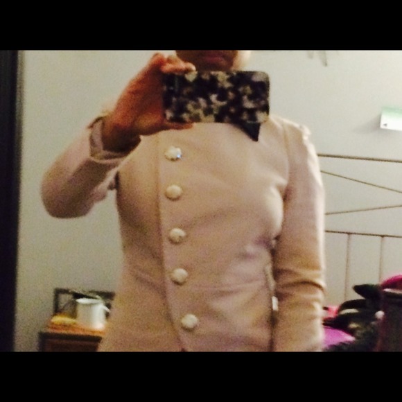 Chic blazer.  Make me a deal!!!