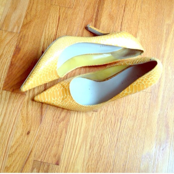 Nine West Snakeskin Pumps