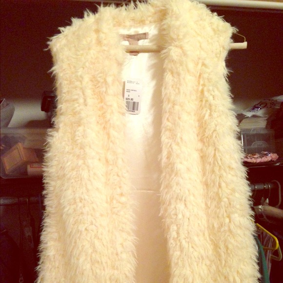 Casual Faux Fur Vest with Pockets!