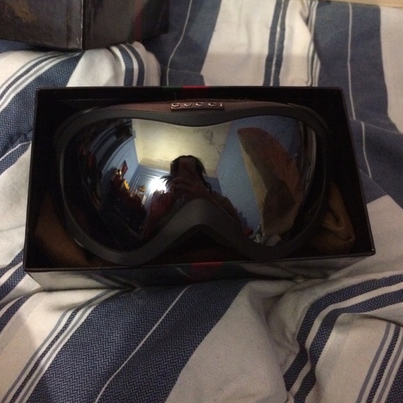 Gucci ski goggles